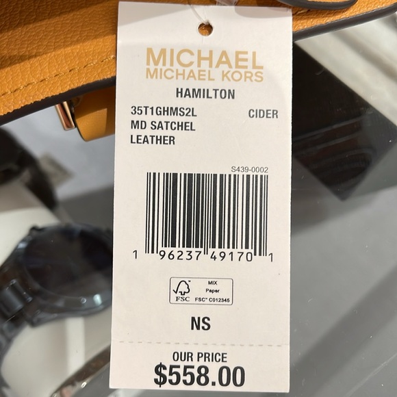 MICHAEL KORS HAMILTON MEDIUM SATCHEL
COLOR: Cider
NWT - Picture 12 of 16
